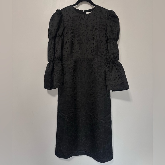 HYACINTH HOUSE Black Jacquard Puff Sleeve Midi Darcy Dress - Picture 7 of 11